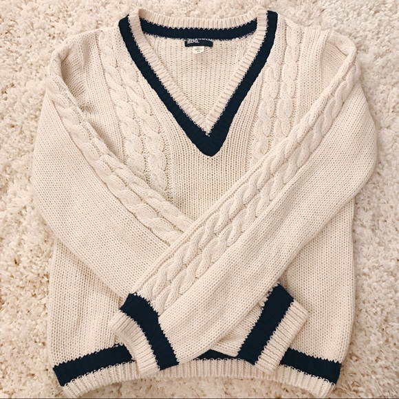 Urban Outfitters | Knitted Cream V-Neck Sweater - Picture 4 of 5